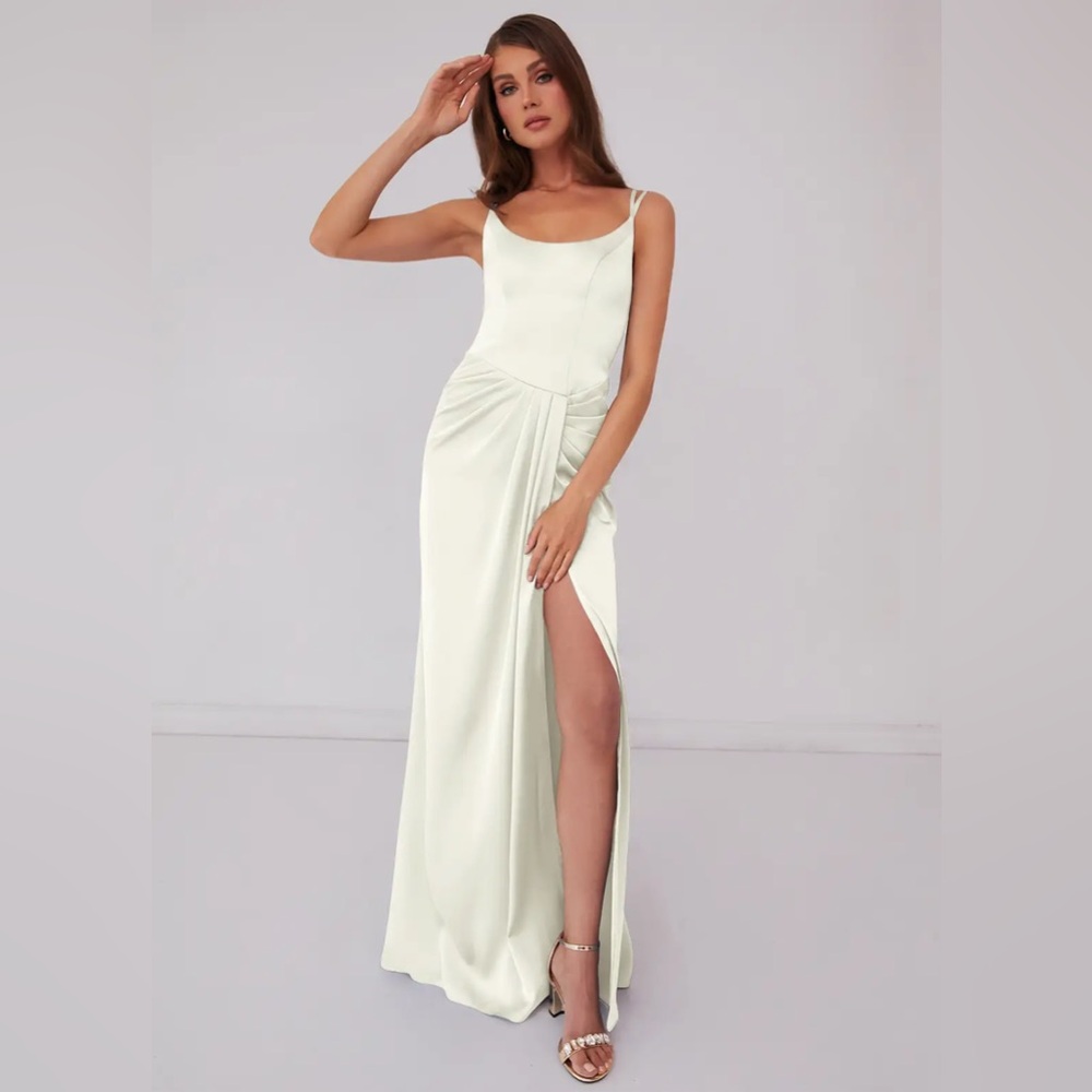 Barbie Azazie 1016 Ivory